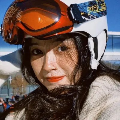 女孩舞步